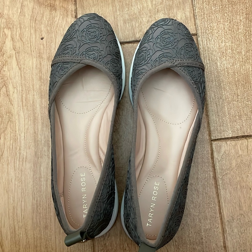 Taryn Rose ballet flats